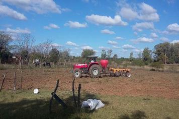 PREFEITURA REALIZA LAVRAÇÕES DE OUTONO-INVERNO PARA OS PRODUTORES RURAIS DE QUARAÍ