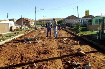  Prefeito Dr. Ricardo acompanha obras de calçamento